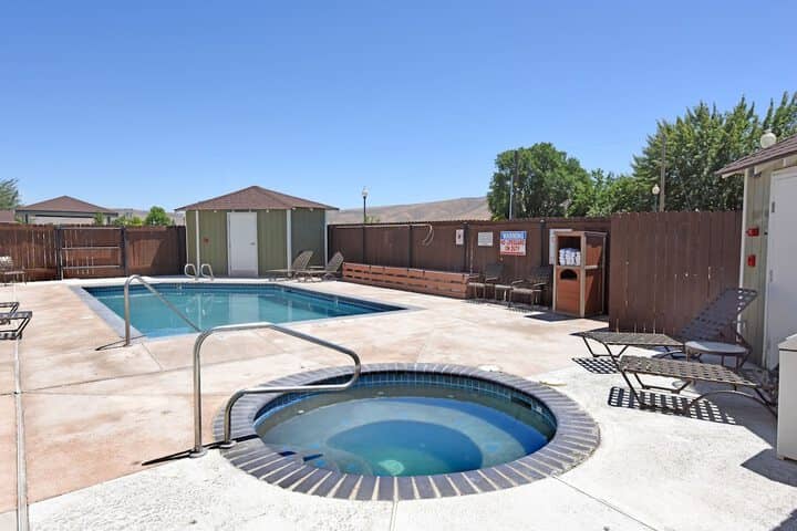 Pool 49 of 64