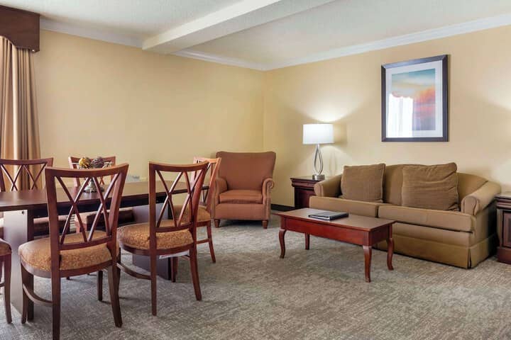 Room 8 of 35