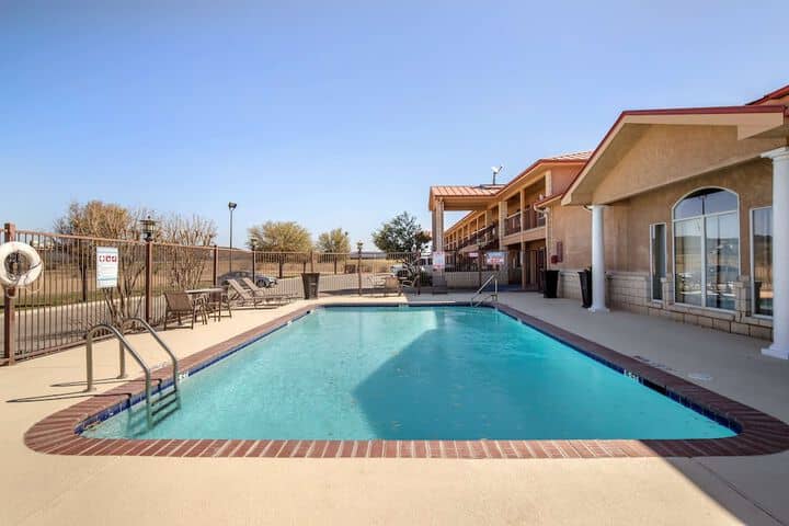 Pool 18 of 25