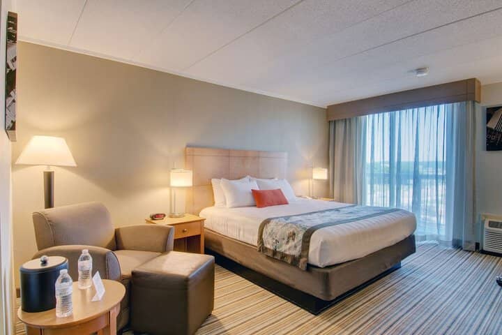 Room 25 of 41