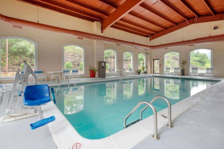 Pool 20 of 27
