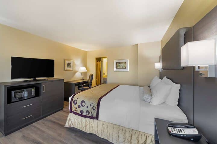 Room 14 of 35