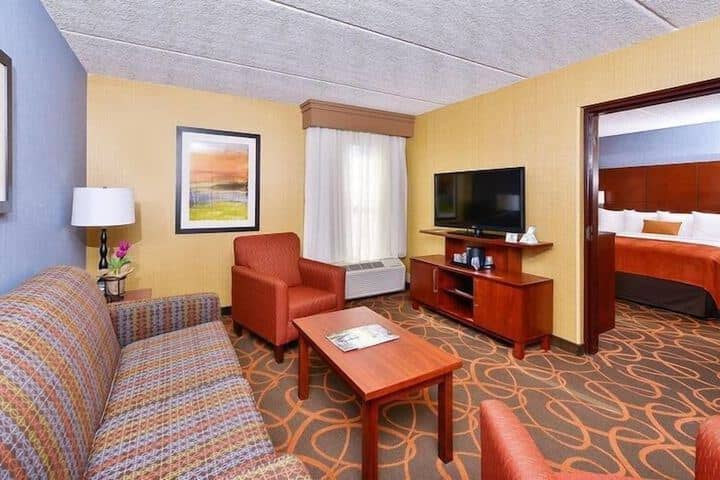 Room 16 of 40