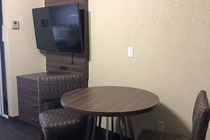 Room 13 of 28