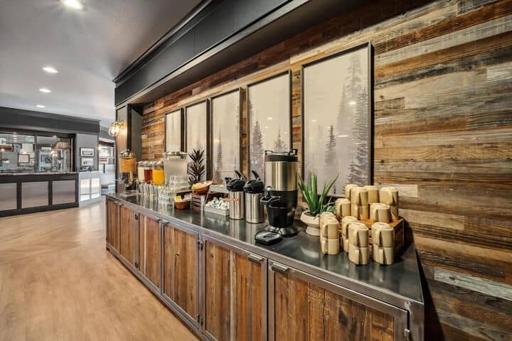 Breakfast area