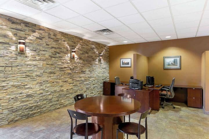 Business Center 40 of 42