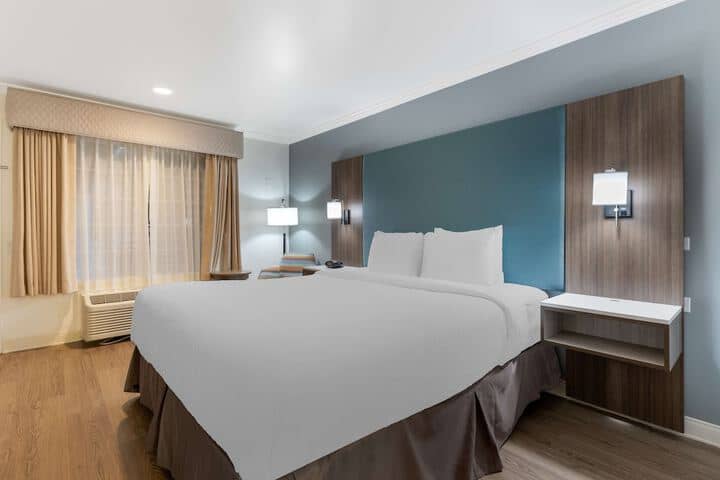 Room 14 of 36