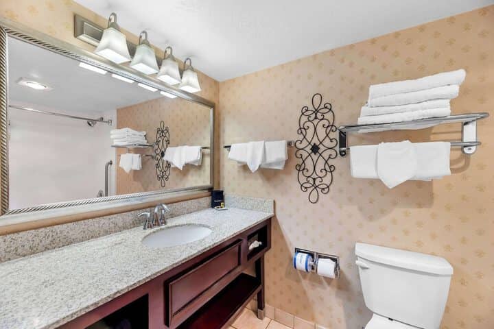 Room 40 of 63