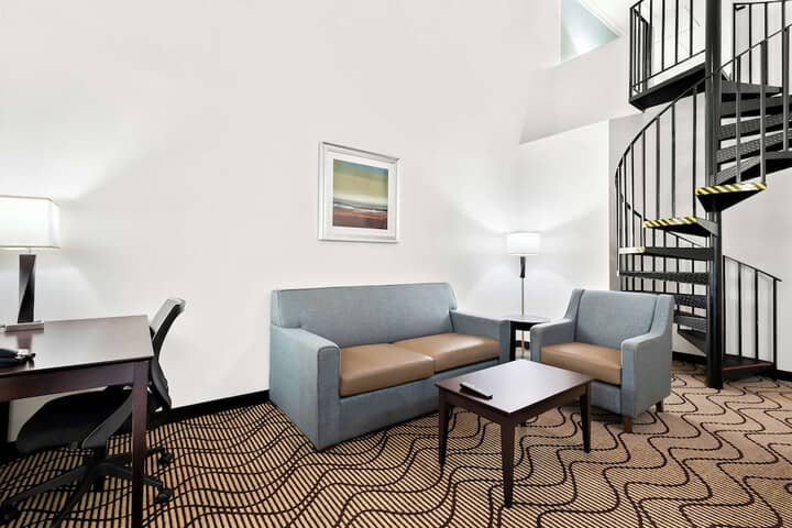 Room 14 of 36