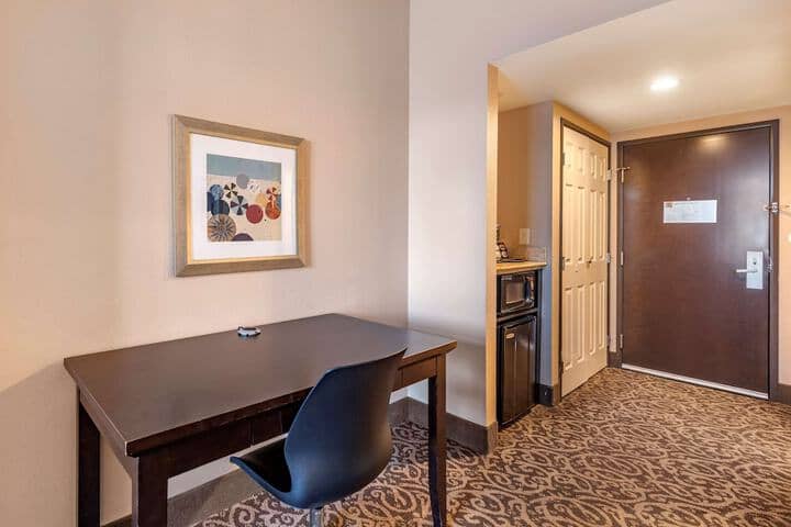 Room 6 of 37