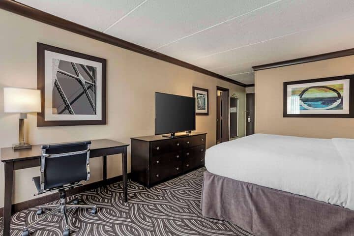 Room 18 of 60