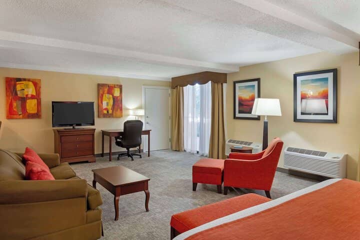Room 17 of 35