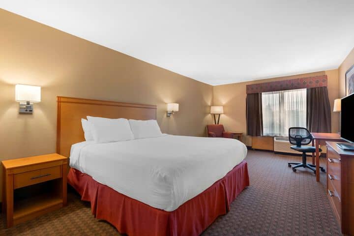 Room 13 of 38