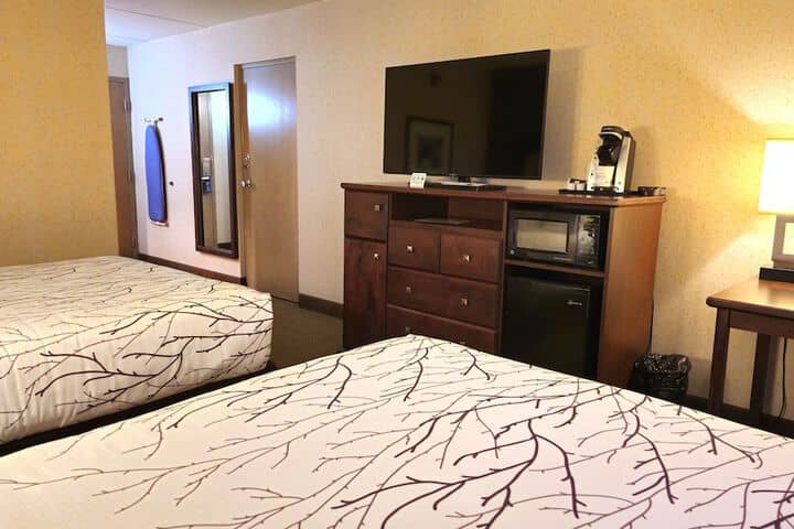 Room 25 of 60