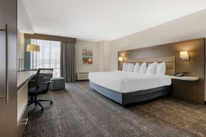 Room 43 of 117