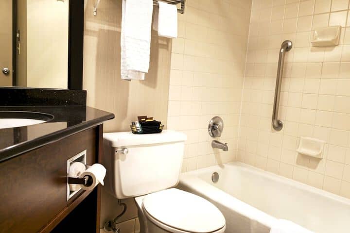Room 44 of 60