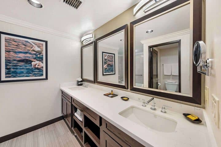 Room 20 of 33