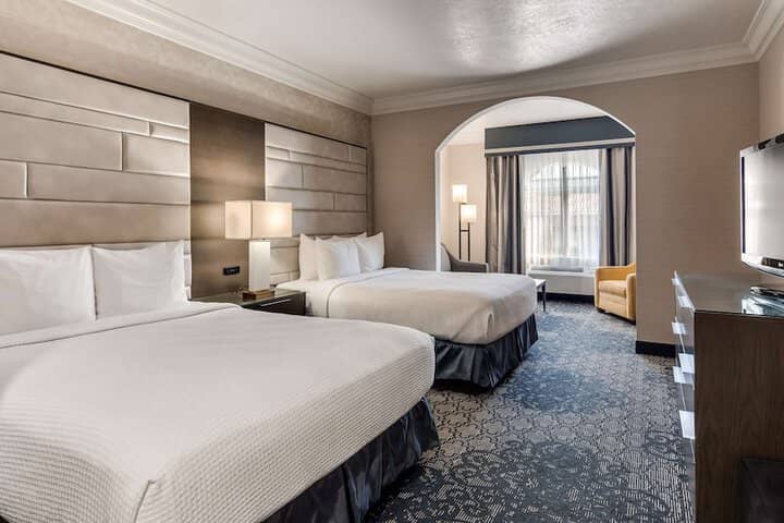 Room 32 of 63
