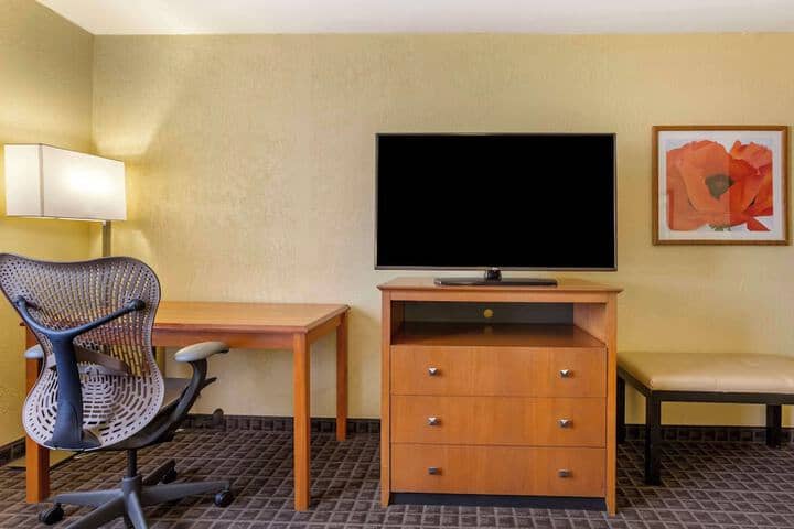 Room 10 of 37
