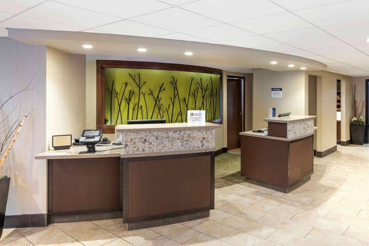 Hotel Interior 4 of 43