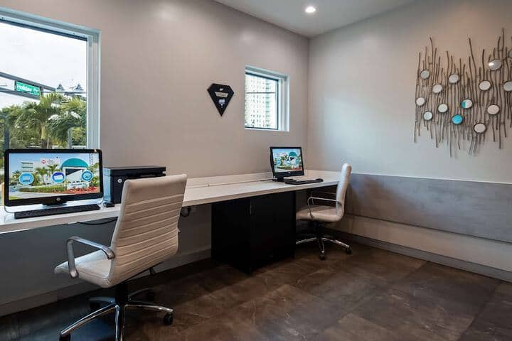 Business Center 19 of 23
