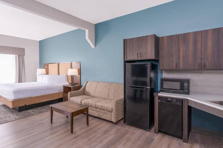 Room 15 of 38