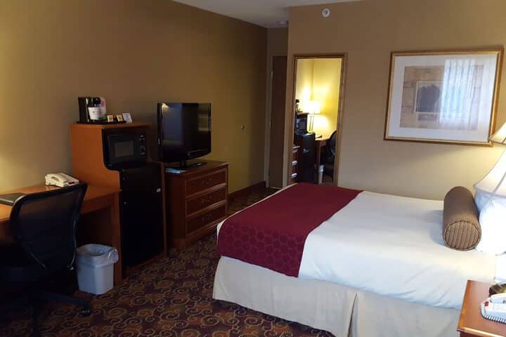 Room 8 of 48
