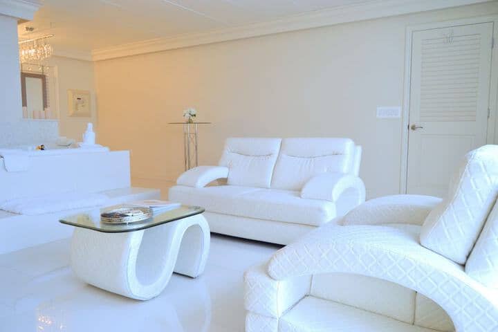 Room 4 of 23