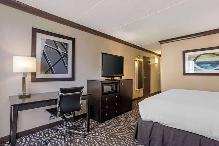 Room 15 of 60