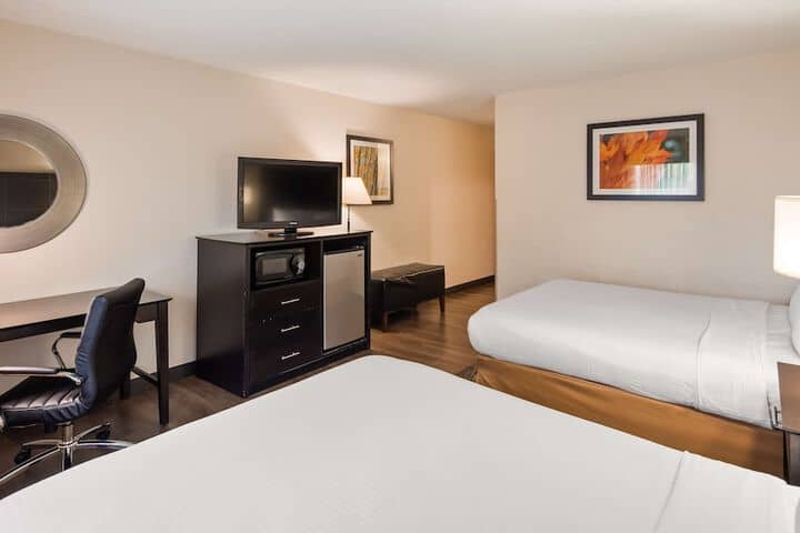 Room 12 of 26
